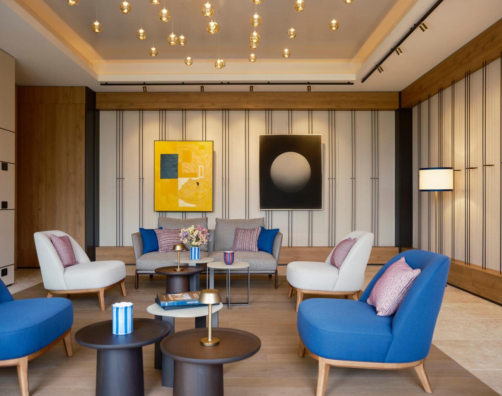 Carlton International Hotel 5*